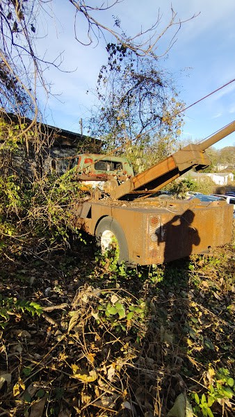 Crest Auto Truck & Equipment Salvage yard at 640 Joe Frank Harris Pkwy SE