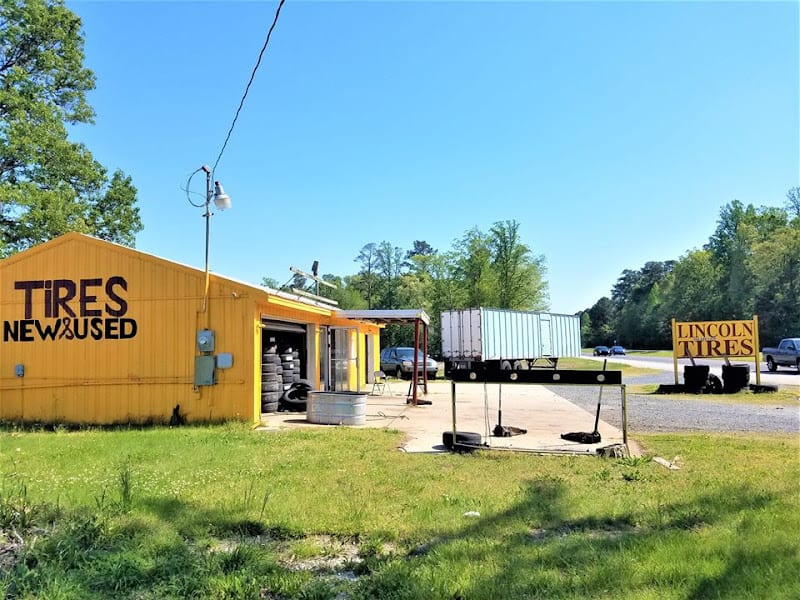 Lincoln Tires Used tire shop at 10159 Dupont Blvd